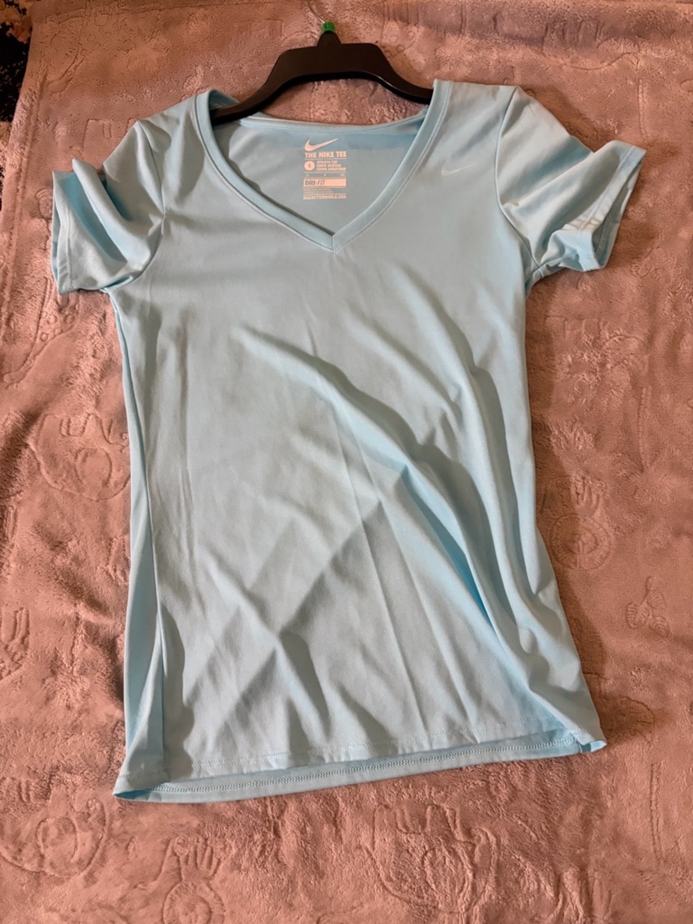 Nike Women’s Pale Blue V-Neck Short Sleeve Performance Tee